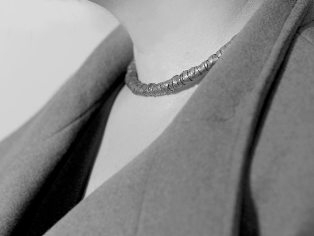 Sarmal Zaman Tasarım Kolye | Antik Dokulu Choker